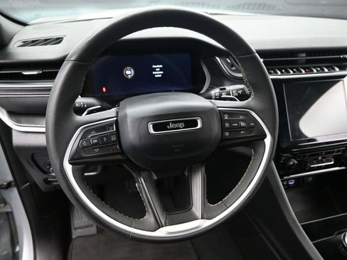 Used 2023 Jeep Grand Cherokee L Laredo AWD/4WD image 17