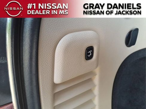 Used 2020 Jeep Grand Cherokee Limited AWD/4WD image 9