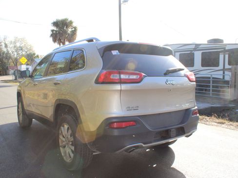 Used 2014 Jeep Cherokee Limited w/ Luxury Group image 2