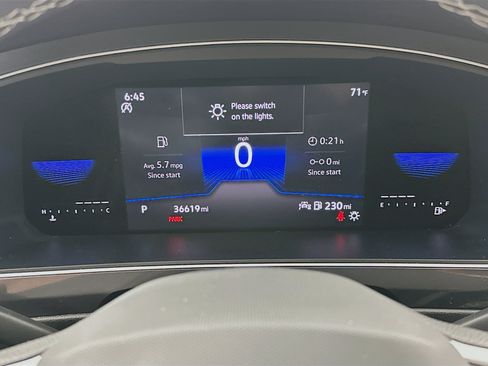 Used 2023 Volkswagen Tiguan SE R-Line image 18