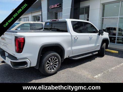Used 2022 GMC Sierra 1500 AT4 w/ AT4 Preferred Package AWD/4WD image 3