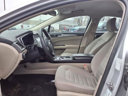 Used 2019 Ford Fusion SE FWD image 23