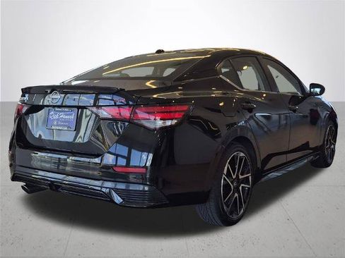 Certified 2025 Nissan Sentra SR FWD image 8