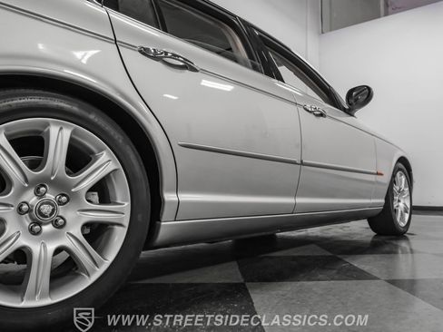 Used 2004 Jaguar XJ8 image 29