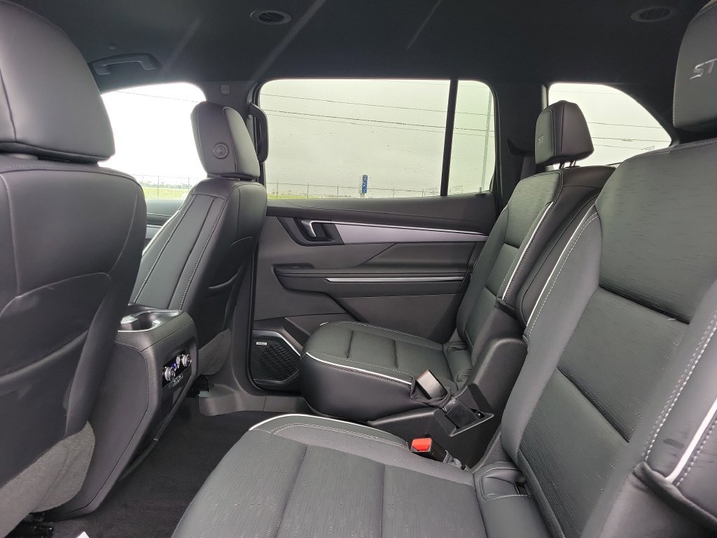 Used 2025 Buick Enclave Sport Touring w/ LPO, All-Weather Package FWD image 14