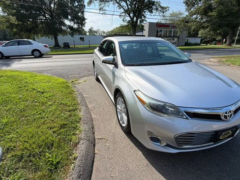 Used 2013 Toyota Avalon XLE FWD image 6