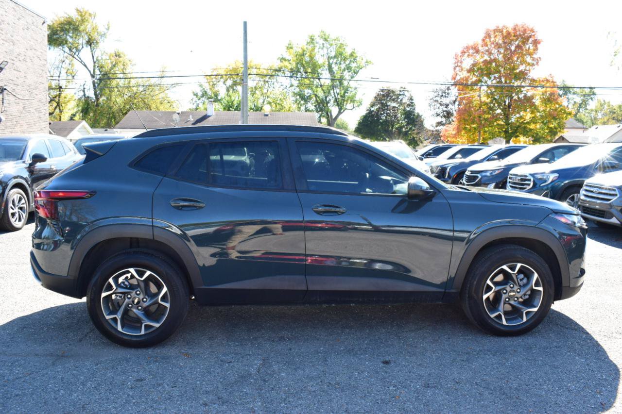 Used 2026 Chevrolet Trax LT FWD image 7