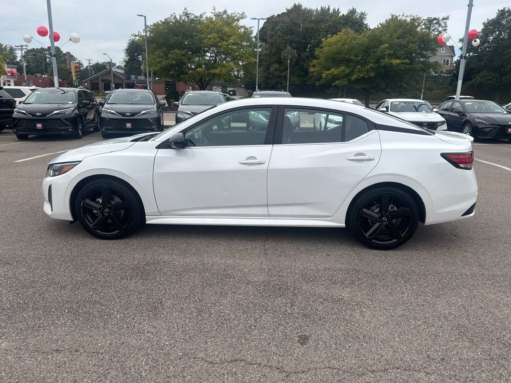 Used 2024 Nissan Sentra SR FWD image 4