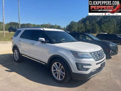 Used 2017 Ford Explorer Limited w/ Equipment Group 301A AWD/4WD image 7