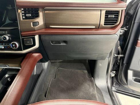 Used 2024 Ford Expedition Max Limited image 24