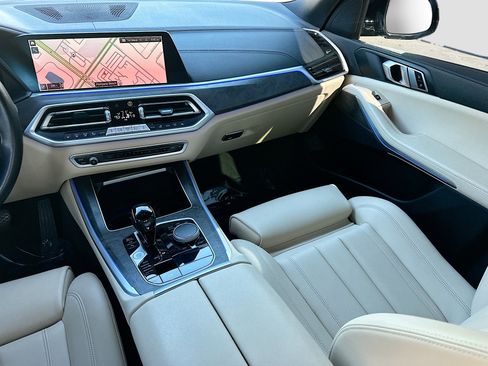 Used 2022 BMW X5 sDrive40i w/ Parking Assistance Package image 24