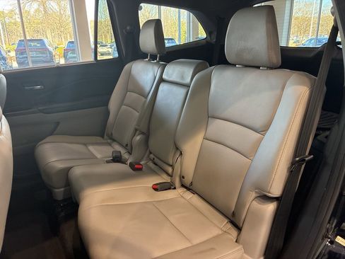 Used 2016 Honda Pilot Touring image 17