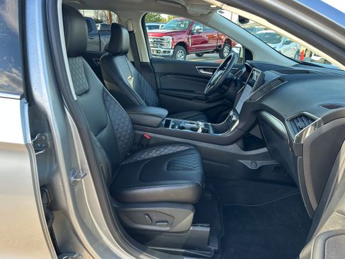 Used 2024 Ford Edge Titanium w/ Class II Trailer Tow Package image 12