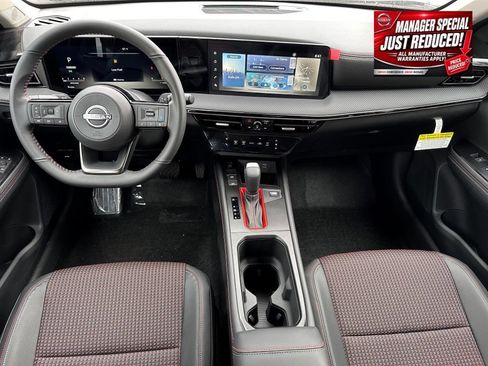 New 2025 Nissan Kicks SR AWD/4WD image 15