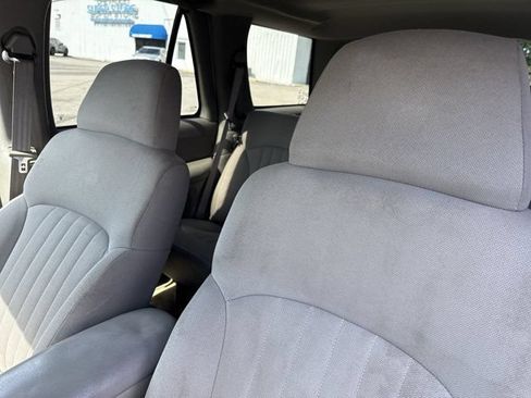 Used 2004 Chevrolet Blazer LS w/ Preferred Equipment Group AWD/4WD image 12