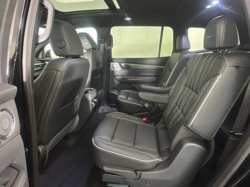 Used 2025 Buick Enclave Avenir w/ Trailering Package, 5000 lbs. FWD image 29