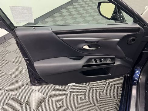 Certified 2023 Lexus ES 300h w/ Premium Package FWD image 9