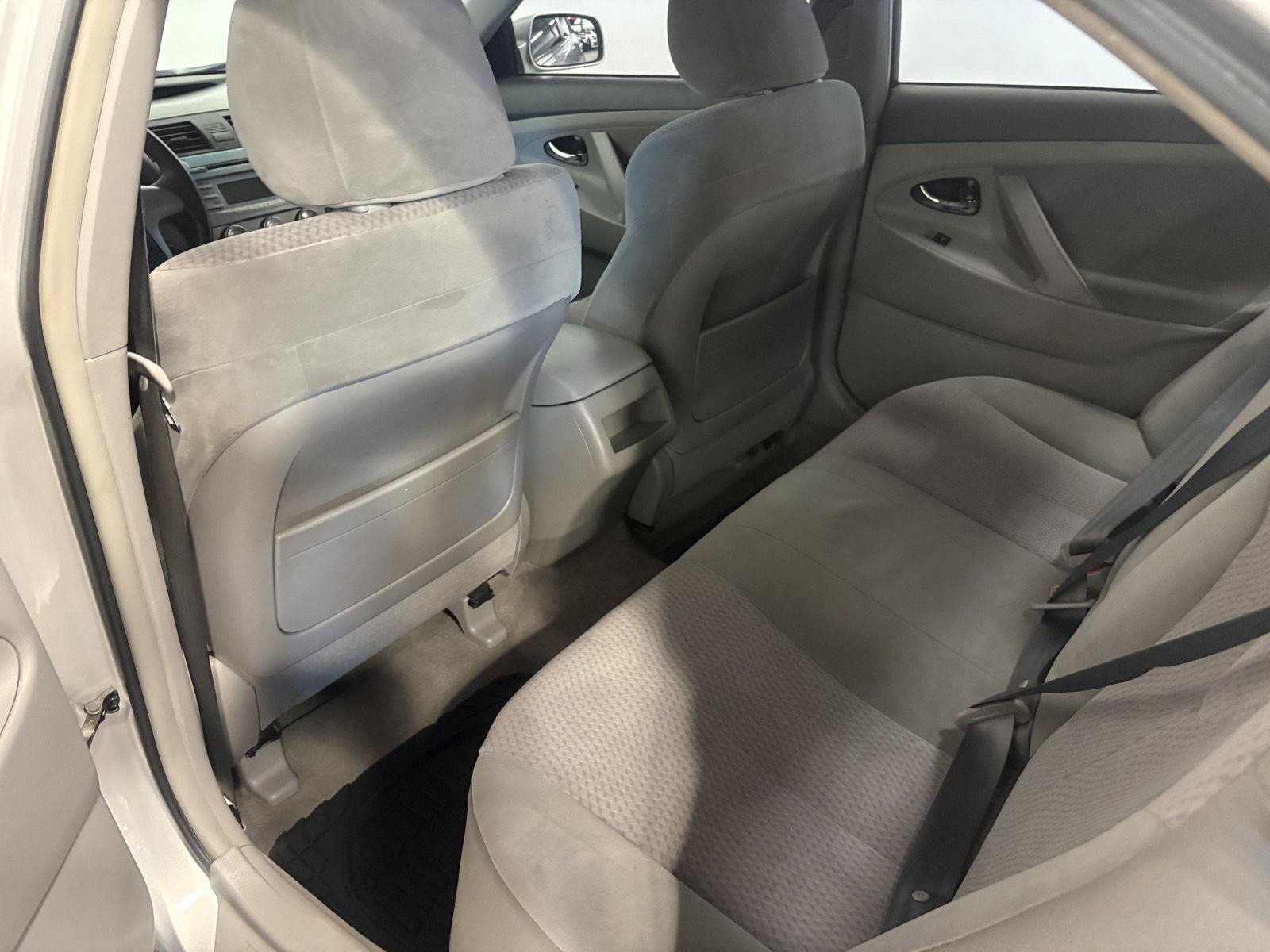 Used 2011 Toyota Camry LE FWD image 36