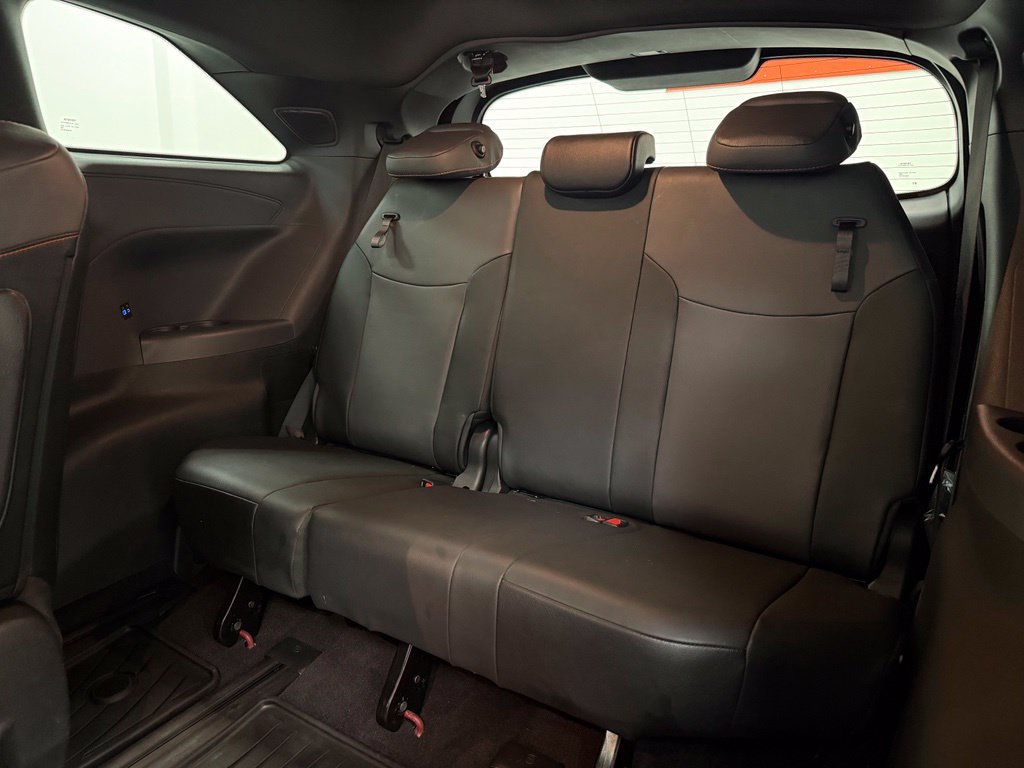 Used 2022 Toyota Sienna XSE w/ XSE Plus Package AWD/4WD image 15