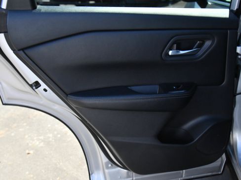 Used 2025 Nissan Rogue SV AWD/4WD image 33