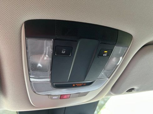 Used 2025 Kia Sorento S FWD image 33