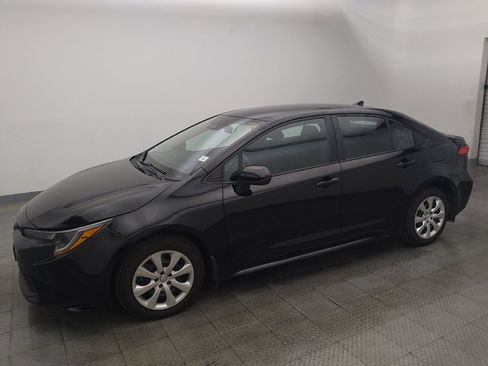 Used 2025 Toyota Corolla LE FWD image 2