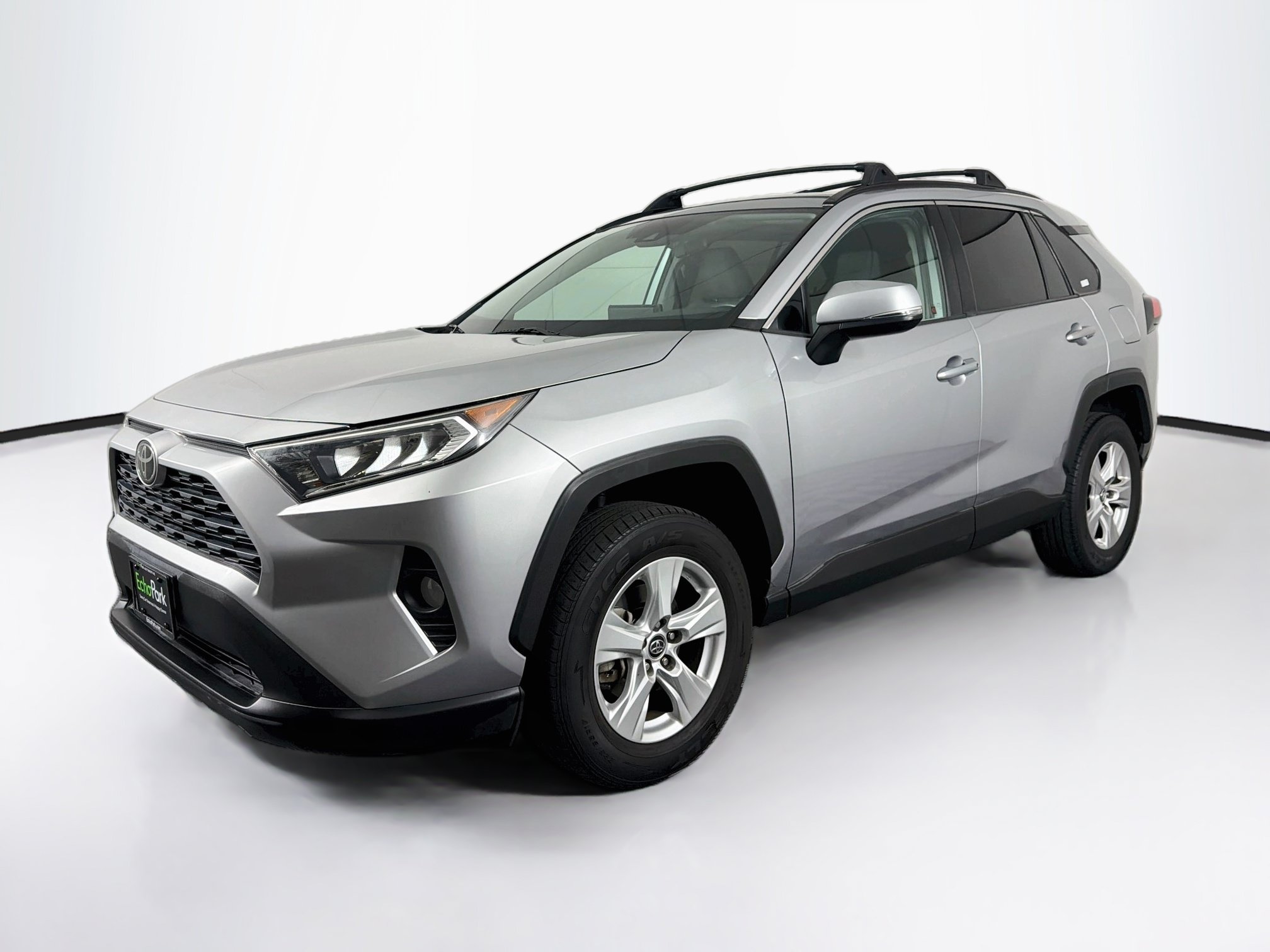 Used 2020 Toyota RAV4 XLE w/ Convenience Package FWD image 3