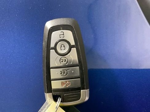 Used 2022 Ford Explorer XLT w/ Equipment Group 202A AWD/4WD image 46