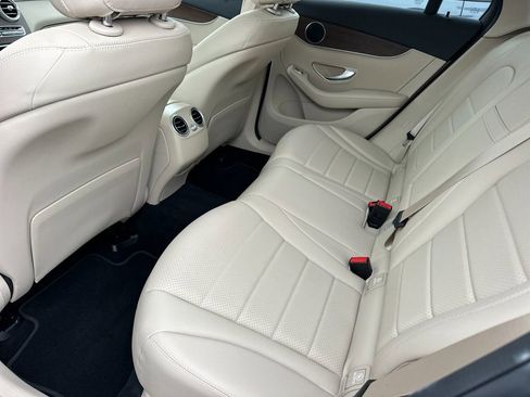 Used 2022 Mercedes-Benz GLC 300 image 12