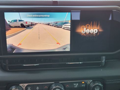New 2026 Jeep Gladiator Sport AWD/4WD image 17