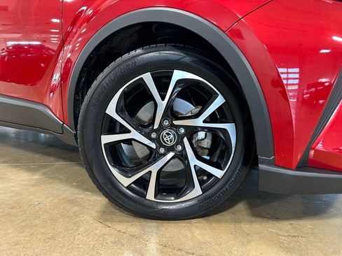 Used 2020 Toyota C-HR XLE FWD image 9