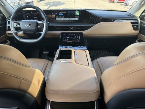 Used 2025 INFINITI QX80 Luxe RWD image 16