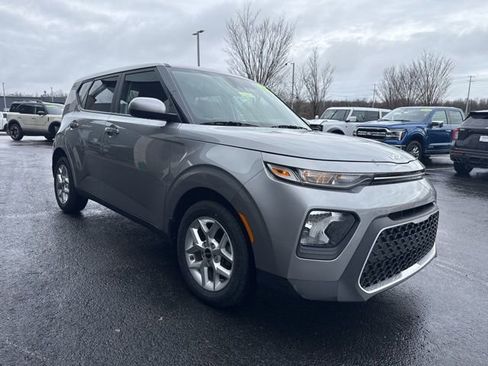 Used 2022 Kia Soul LX w/ Technology Package image 1