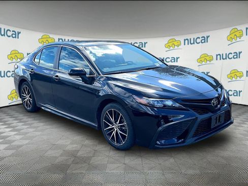 Certified 2023 Toyota Camry SE image 1