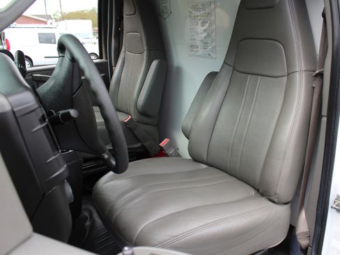 Used 2021 GMC Savana 3500 Extended w/ Power Convenience Package image 20