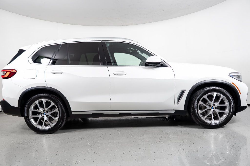 Used 2020 BMW X5 xDrive40i w/ Convenience Package AWD/4WD image 3