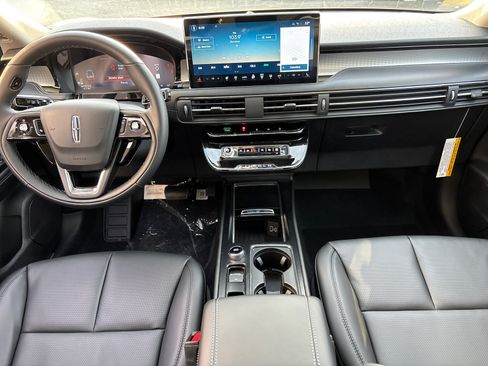 New 2026 Lincoln Corsair Premiere image 30