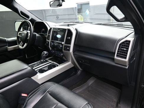 Used 2019 Ford F150 Lariat image 16