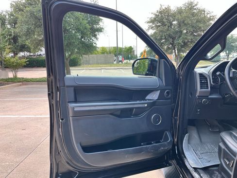 Used 2019 Ford Expedition Max XLT w/ Equipment Group 201A image 10