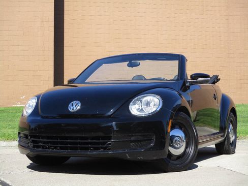 Used 2013 Volkswagen Beetle 2.5 FWD image 25