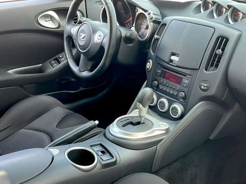 Used 2020 Nissan 370Z Coupe RWD image 6