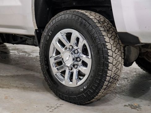 Used 2015 Chevrolet Silverado 2500 LT w/ LT Convenience Package AWD/4WD image 58