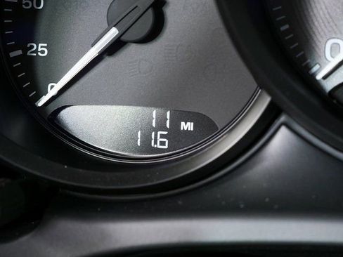 New 2026 Porsche Macan S image 12