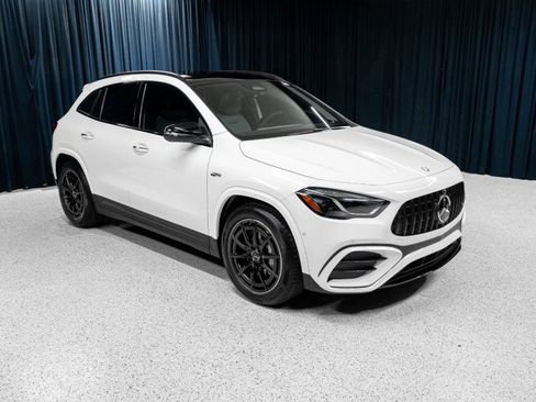 New 2026 Mercedes-Benz GLA 35 AMG 4MATIC image 3