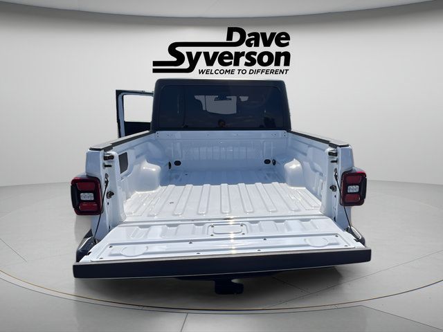 Used 2026 Jeep Gladiator Mojave AWD/4WD image 25