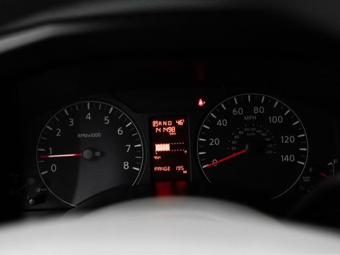 Used 2020 Nissan NV 2500 SV image 11