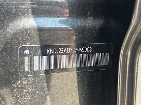 Used 2025 Kia Soul LX FWD image 26