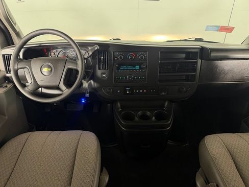 Used 2025 Chevrolet Express 3500 LT w/ LT Preferred Equipment Group RWD image 14