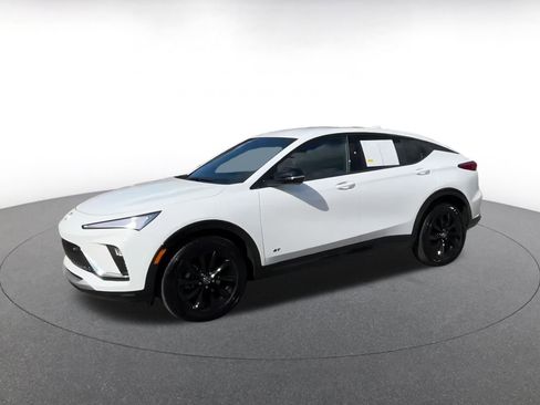 Used 2025 Buick Envista Sport Touring image 8