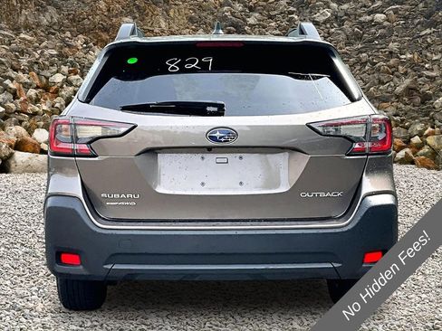 Used 2023 Subaru Outback Premium AWD/4WD image 4